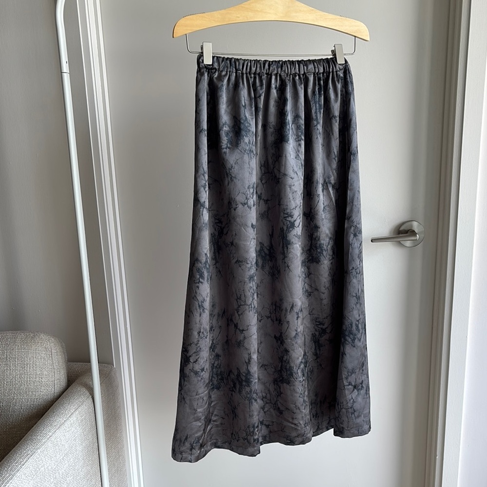 🩶Strechy Silky Silver Marble Tie-Dye Skirt